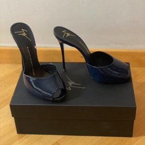 Giuseppe Zanotti Navy Mules 37